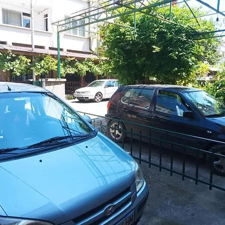 Family House Victoria' Garden 게스트하우스 프리모르스코