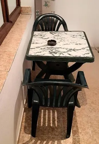 Family House Victoria' Garden Guest house